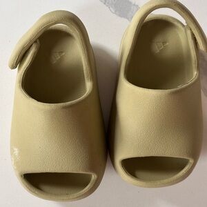Yeezy Cream Sandals Minimalist Design
